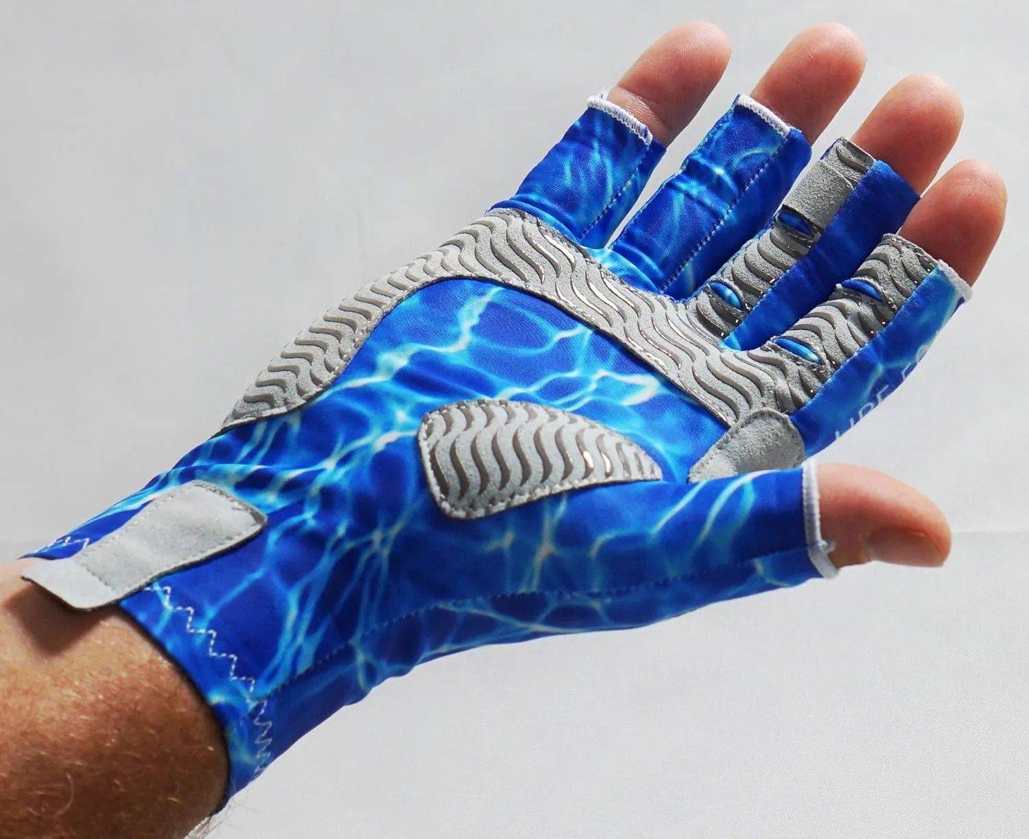 Fishoholic UPF50  Fingerless Fishing Gloves - Sticky Grip Sun Protection Glove - Kayaking Paddling or Rowing