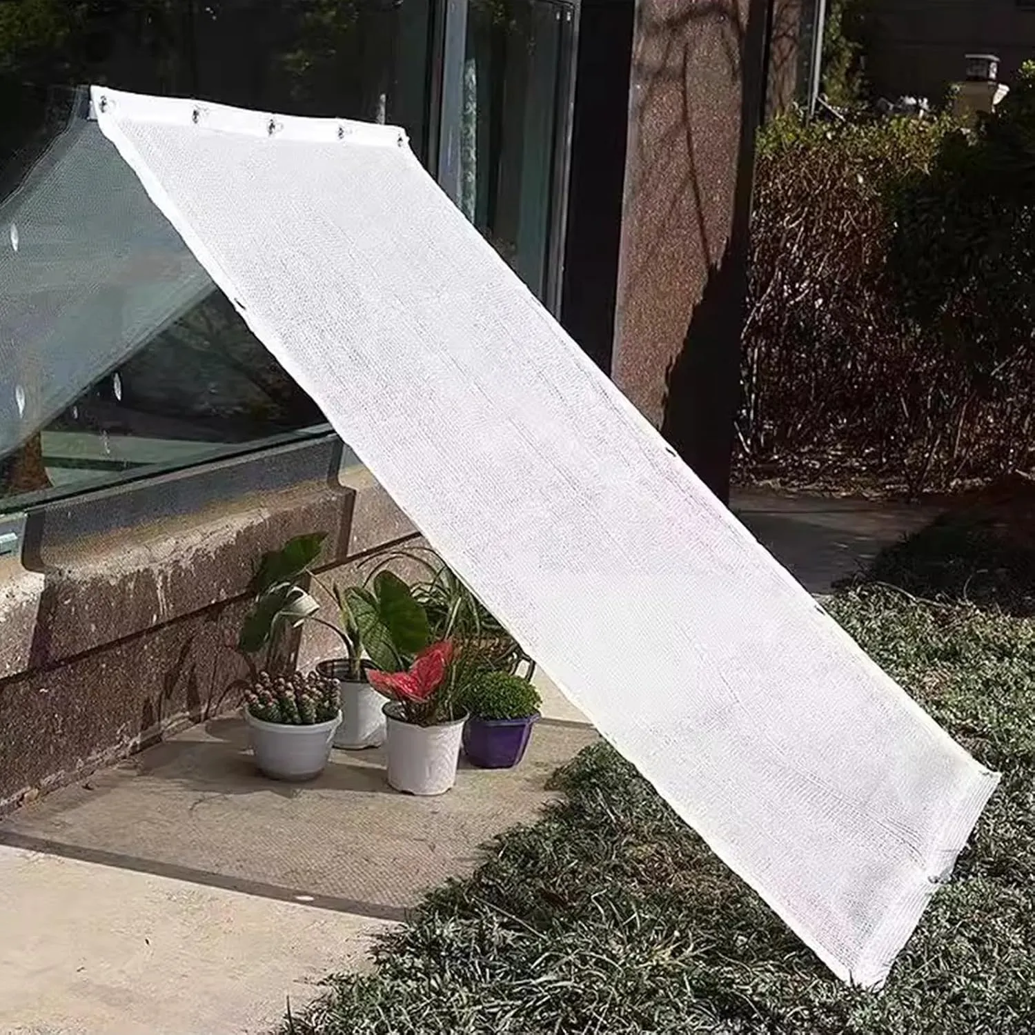 HM&DX Shade Netting with Grommets,50% Outdoor Sunblock Shade Cloth, UV Resistant Insulation Shade Cloth for Pergola Greenhouse Plants Growing Chicken Coop(5x6m(16.4x19.7ft), White)