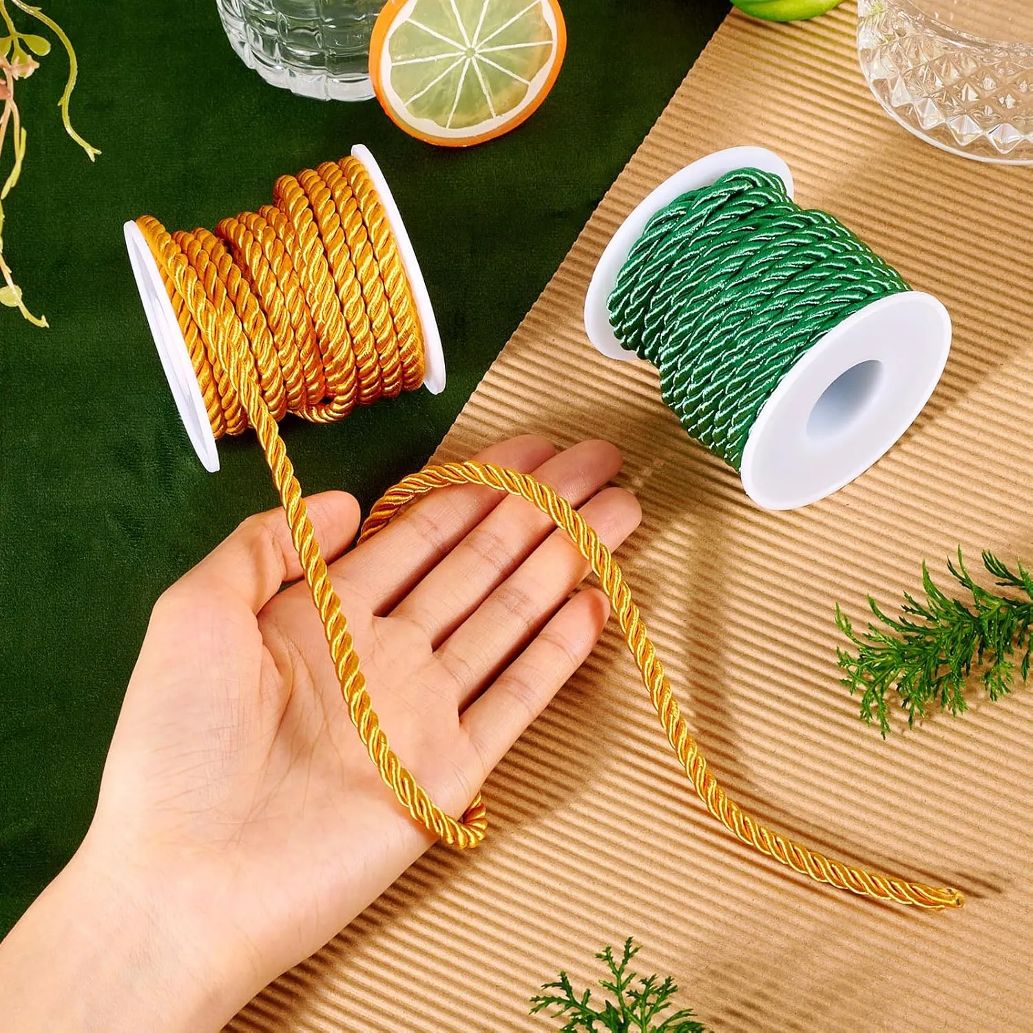 Magibeads 5mm Twisted Polyester Cords 4.37 Yards x 2 Rolls Green Christmas Cords Braided Rope Macrame Cord Threads for Hanging Ornaments Handbag Strap Wrapping Crafts DIY