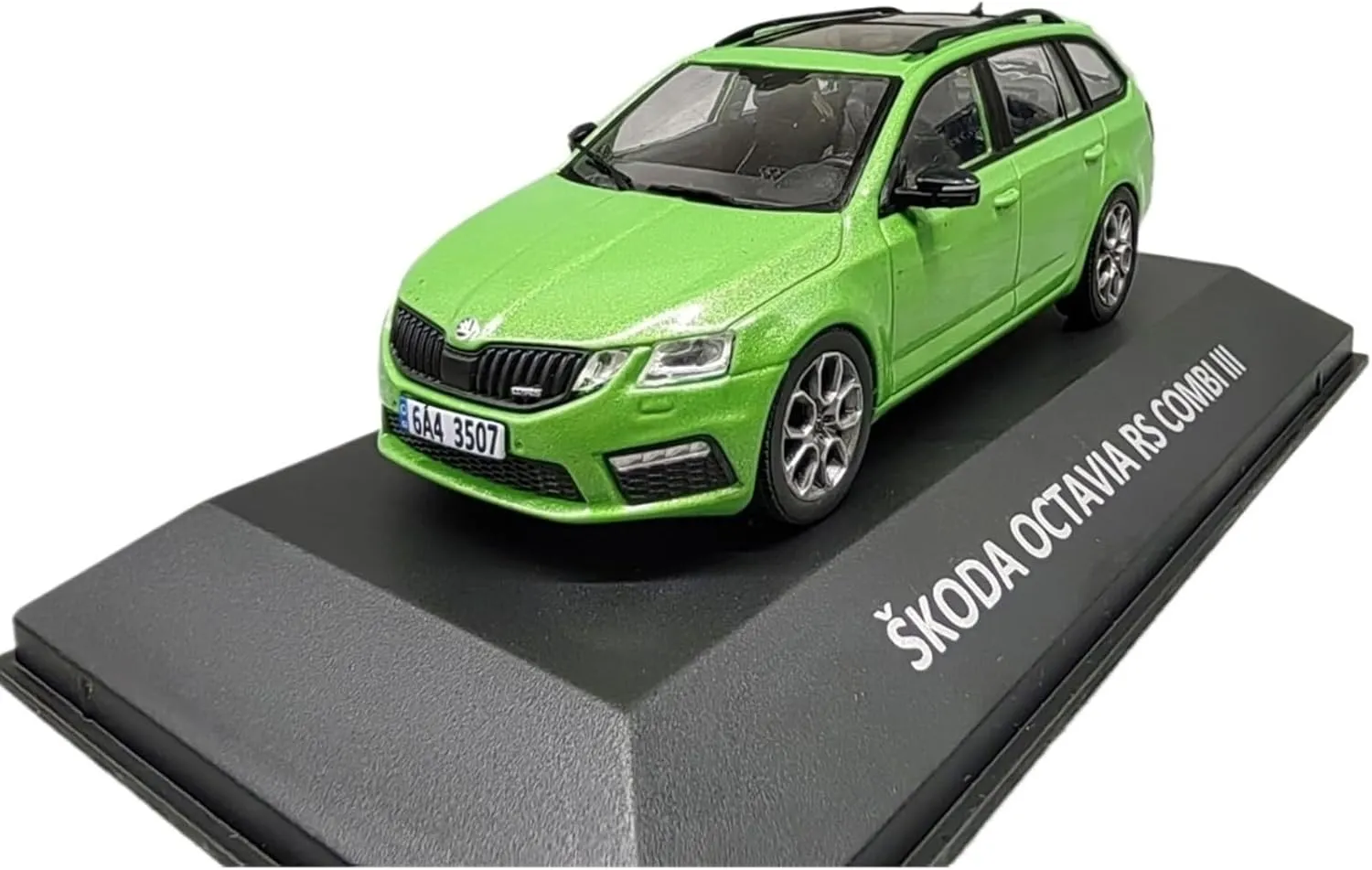 Metal Vehicles Toys 1/43 for Skoda Octavia Rs Combi Iii Green Alloy Car Model Fashion Vehicle Family Space Display Home Or Office Décor