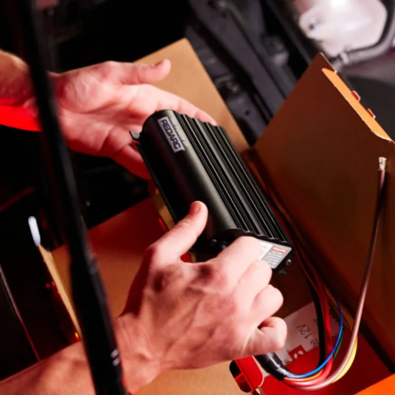 RedArc Dual Input  25A IN-Vehicle DC Battery Charger
