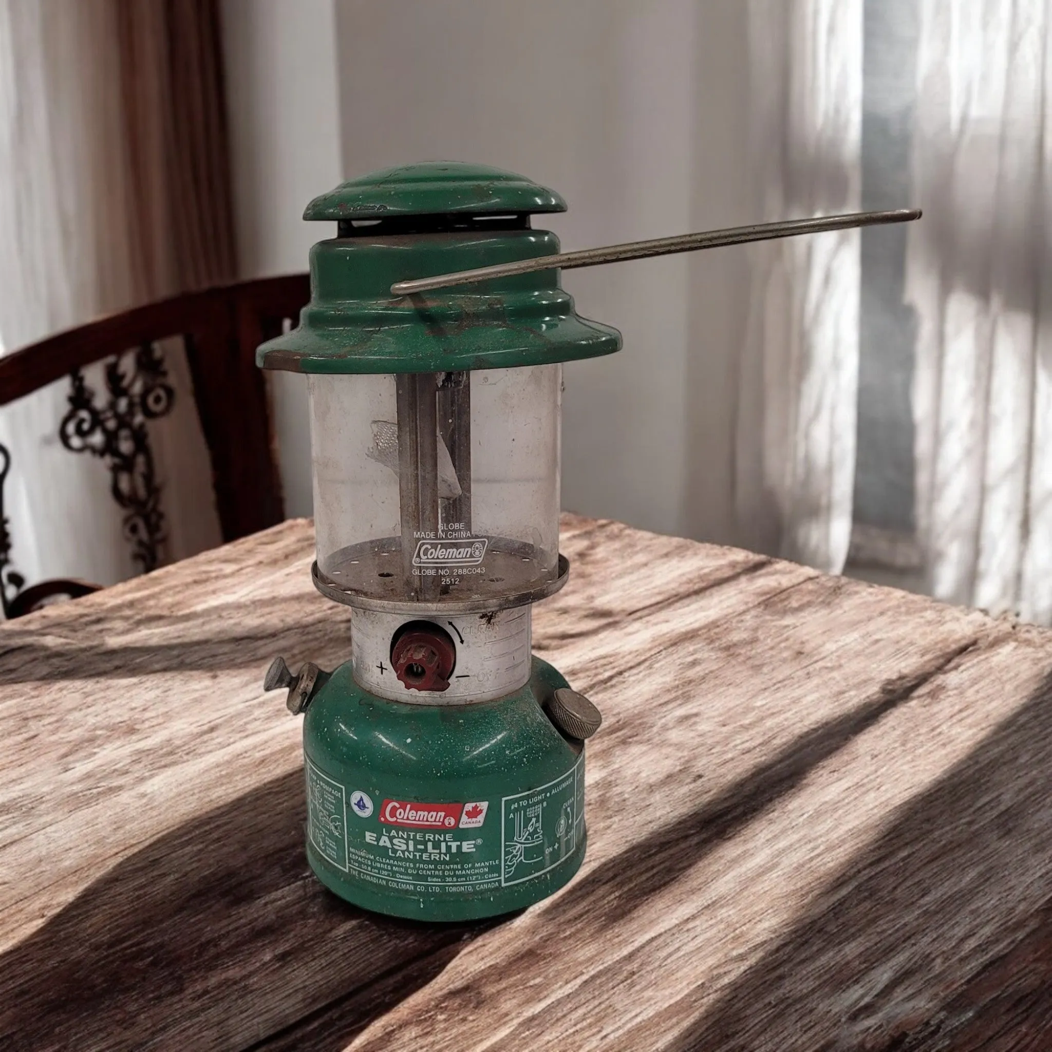 Vintage Green Coleman Easi-Lite Lantern Model 321C With Coleman Globe