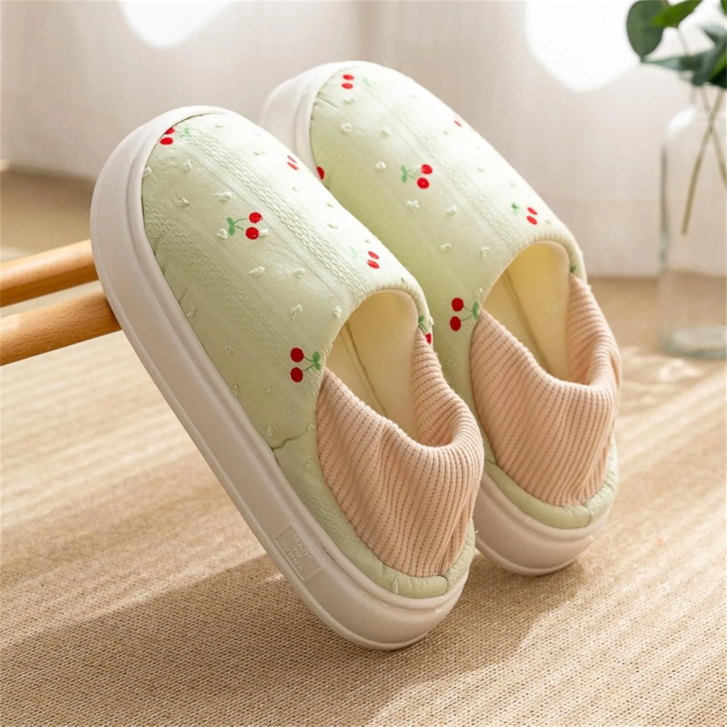 Womens Cute Closed Toe Slippers Indoor Lightweight Cozy Adjustable House Slippers Outdoor Slip On Travel Walking Shoe